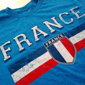 Vive la France! 🇫🇷 Excellent blue France football/soccer t-shirt by Wave
